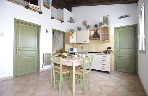 Pompeiana Apartamento | Holiday home with 3 apartments with private garden with sea view and pool.