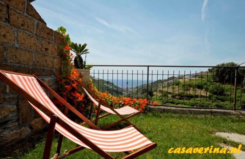 Pompeiana Apartamento | Holiday home with 3 apartments with private garden with sea view and pool.