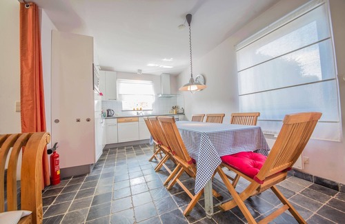 Marcouray Casa | Holiday home with a terrace in Warisy
