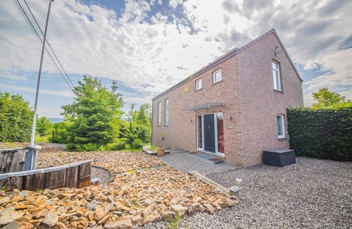 Marcouray Casa | Holiday home with a terrace in Warisy