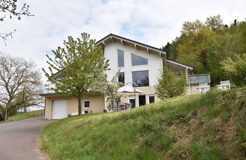 Varsberg Casa | Holiday home with beautiful view on the village