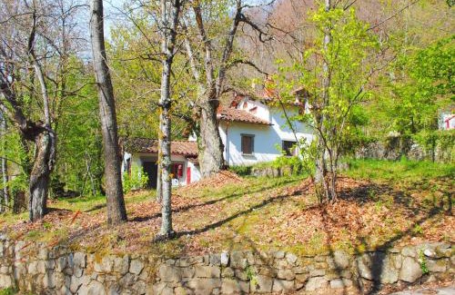 San Marcello Piteglio Casa | Holiday Home with Garden and shared pool
