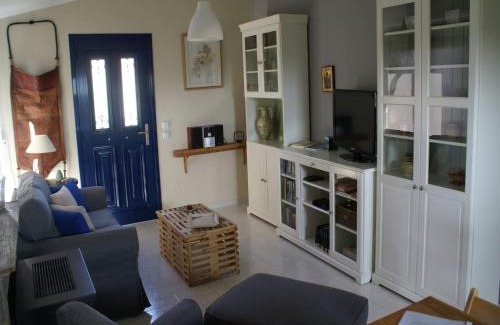 Asklipiio Casa | Holiday Home with Garden in Kritinia