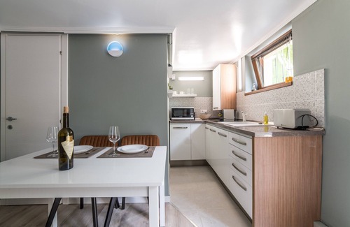 Cluj-Napoca Villa | Casa de vacaciones con piscina climatizada al aire libre hasta 12 personas.