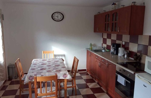 Balatonbereny Casa | Casa vacacional con aire acondicionado y ducha de hidromasaje