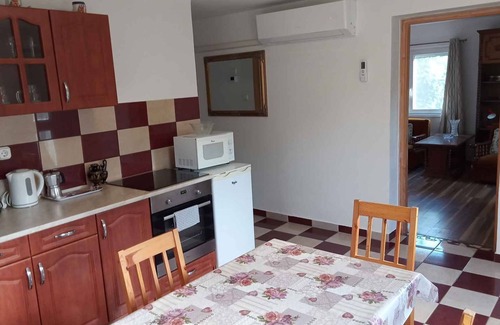 Balatonbereny Casa | Casa vacacional con aire acondicionado y ducha de hidromasaje