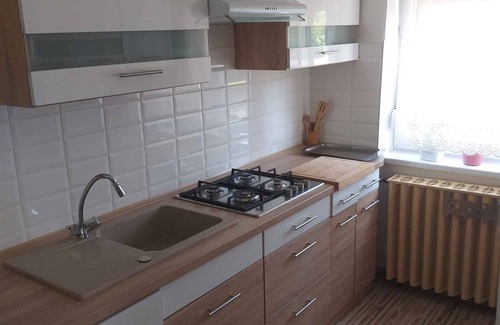 Balatonlelle Casa | Casa vacacional con un gran jardín, WiFi y lavadora
