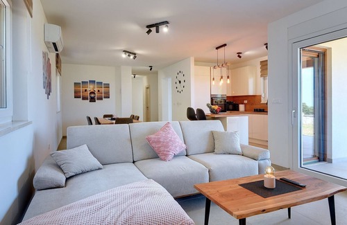Valtura Casa | Casa de vacaciones con jacuzzi y taberna con billar