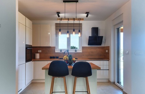 Valtura Casa | Casa de vacaciones con jacuzzi y taberna con billar