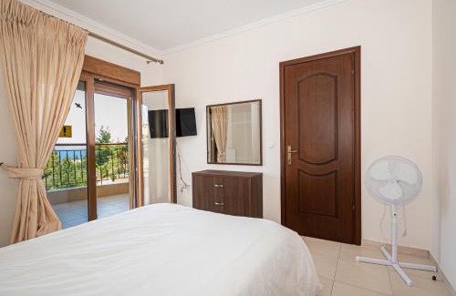 Polichrono Casa | Holiday home with panoramic view of the forest