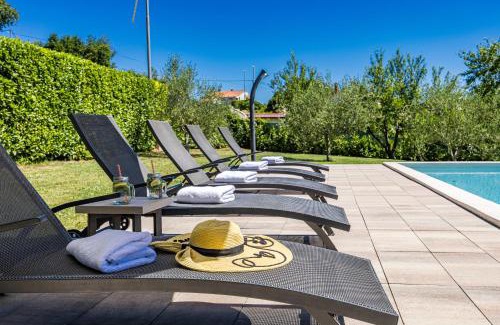 Trviz Casa | Holiday Home with pool and garden