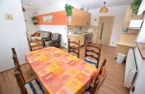 Vrchlabi Casa | Casa de vacaciones con piscina privada en Bohemian