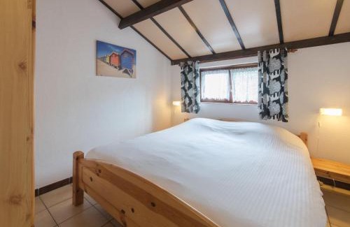 Bredene Casa | Holiday Home Zeewind 145 by Interhome