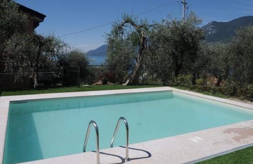 Magugnago Apartamento | Vrbo Property