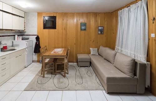 Novi Sad Casa | Casa de vacaciones Alfa - acogedora casa en Ledinci, Fruška gora
