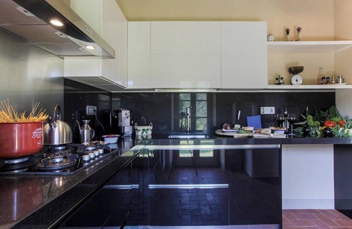 Ruota Casa | Holiday house Colle di Compito for 1 - 6 persons with 3 bedrooms - Holiday home