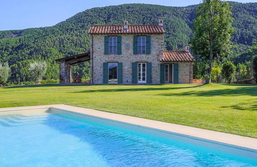 Ruota Casa | Holiday house Colle di Compito for 1 - 6 persons with 3 bedrooms - Holiday home