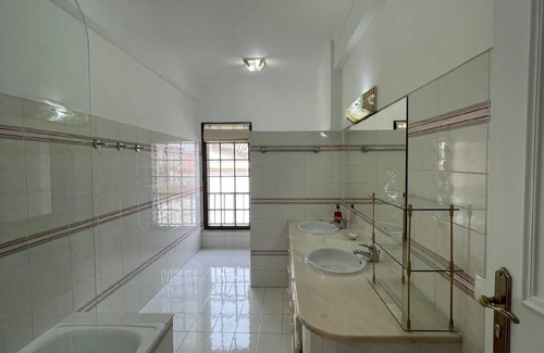 Gambelas Casa | Holiday house Faro for 1 - 10 persons with 5 bedrooms - Holiday home