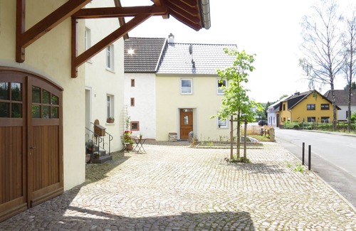 Budesheim Casa | Casa de vacaciones con capacidad para 7 personas, aprox.100 m², zona tranquila, terraza, WiFi