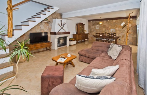 Bogomolje Casa | Holiday house Gdinj for 1 - 8 persons with 3 bedrooms - Holiday house
