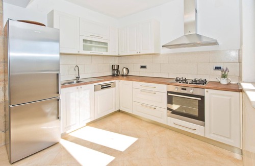 Bogomolje Casa | Holiday house Gdinj for 1 - 8 persons with 3 bedrooms - Holiday house