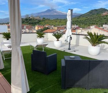Calatabiano Apartamento | Holiday house ice honey