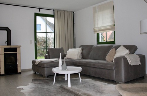 Rosenhagen Casa | Casa de vacaciones "Jolle" WiFi gratis, techo de paja, sauna de infrarrojos