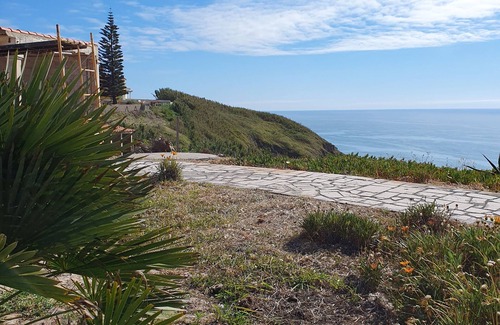 Vale Furado Casa | CASA CERCA DE PAREDES CON PISCINA, BBQ, JARDÍN Y ACCESO DIRECTO A LA PLAYA