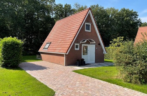 Sint Nicolaasga Casa | Casa Vacacional en Frisia con Jardín