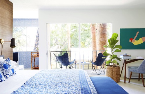 Downtown Palm Springs Hotel | Holiday House Palm Springs