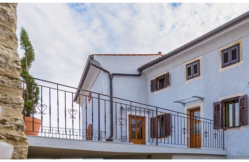 Pican Casa | Holiday House Panorama with shared pool/Apartment A2