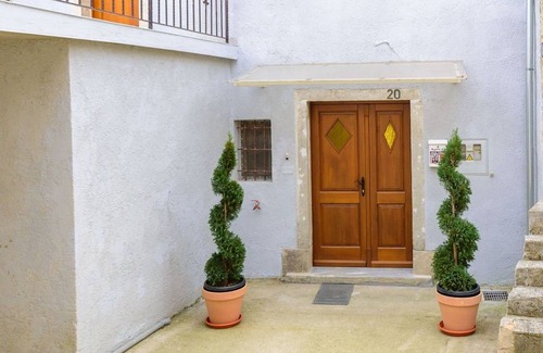 Pican Casa | Holiday House Panorama with shared pool/Apartment A2