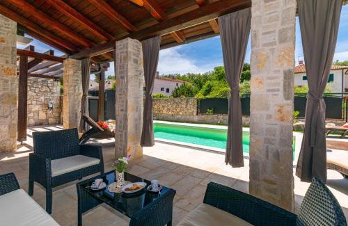 Porat Casa | Holiday house SEASCAPE I with private pool and spacious garden