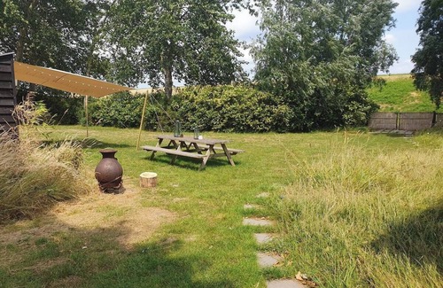 Sint-Annaland Cabaña | Holiday house with big garden by the sea!