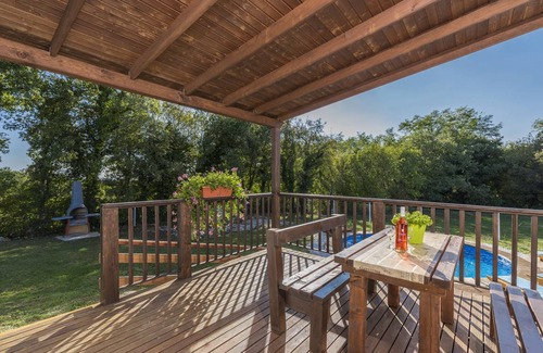 Tinjan Casa | Holiday house with private pool No.5 in holiday park Jelovci