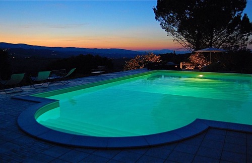 Pietrauta Villa | Vacaciones en la mejor zona de vinos y trufas de Italia con una piscina exclusiva. ¡Fantástico!