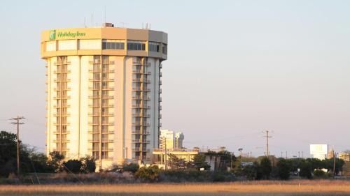Charleston Hotel | Holiday Inn Charleston-Riverview by IHG
