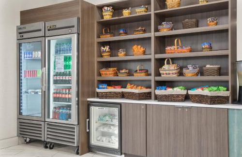 Charleston Hotel | Holiday Inn Charleston-Riverview by IHG