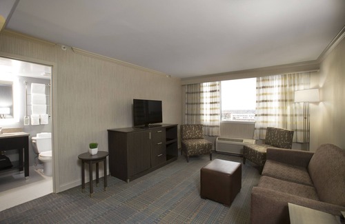 Downtown Columbus Hotel | Holiday Inn Columbus Dwtn-Capitol Square by IHG