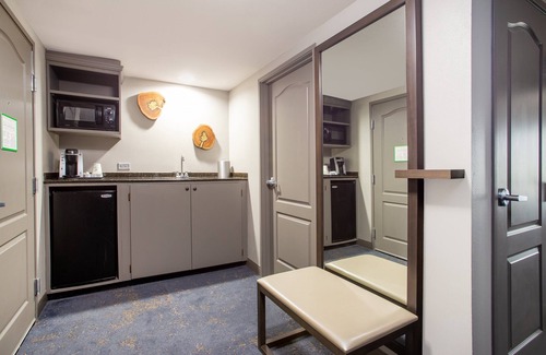 Valdosta Hotel | Holiday Inn Conference Center - Valdosta by IHG