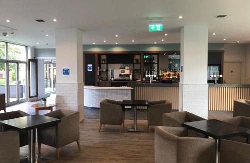 Warmsworth Hotel | Holiday Inn Doncaster A1- M Jct 36 by IHG