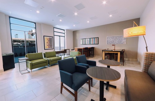Blissville Hotel | Holiday Inn Express Long Island City E New York by IHG