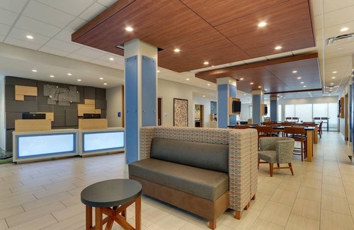 Saugerties Hotel | Holiday Inn Express & Suites Saugerties - Hudson Valley, an IHG Hotel