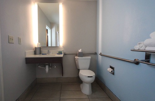 North Charleston Hotel | Holiday Inn Express Hotel & Suites Charleston-North by IHG