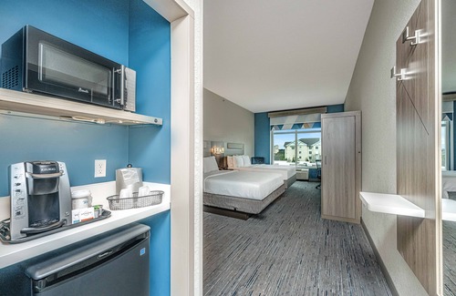 North Charleston Hotel | Holiday Inn Express Hotel & Suites Charleston Arpt-Conv Ctr by IHG