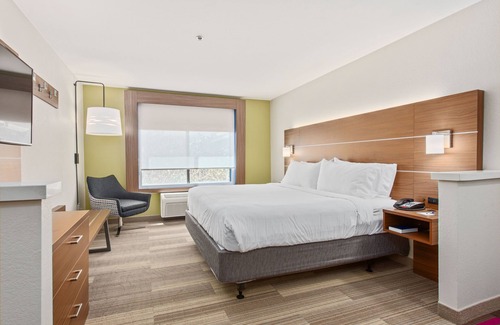 West Valley City Hotel | Holiday Inn Express Hotel and Suites West Valley by IHG