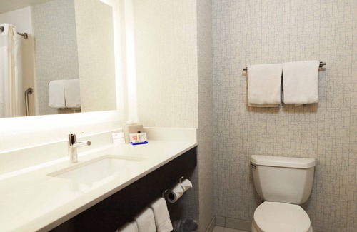 American Canyon Hotel | Holiday Inn Express & Suites Napa American Canyon by IHG