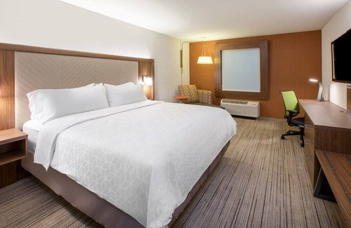 American Canyon Hotel | Holiday Inn Express & Suites Napa American Canyon by IHG