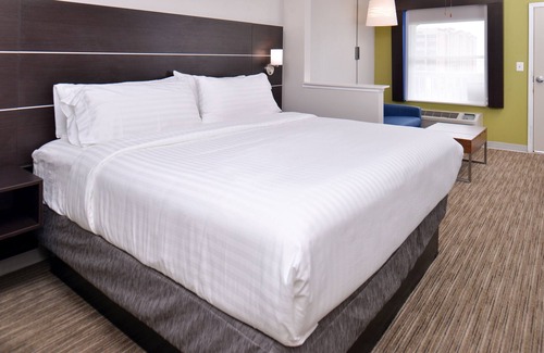 Corpus Christi Hotel | Holiday Inn Express & Suites Corpus Christi - N Padre Island by IHG