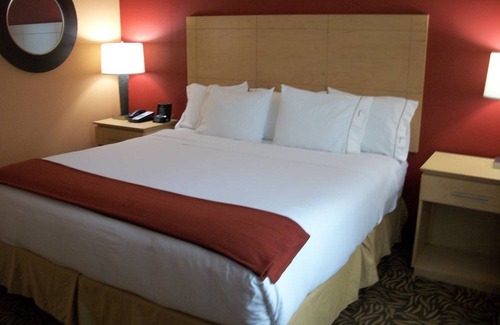 Cortland Hotel | Holiday Inn Express - Cortland, an IHG Hotel